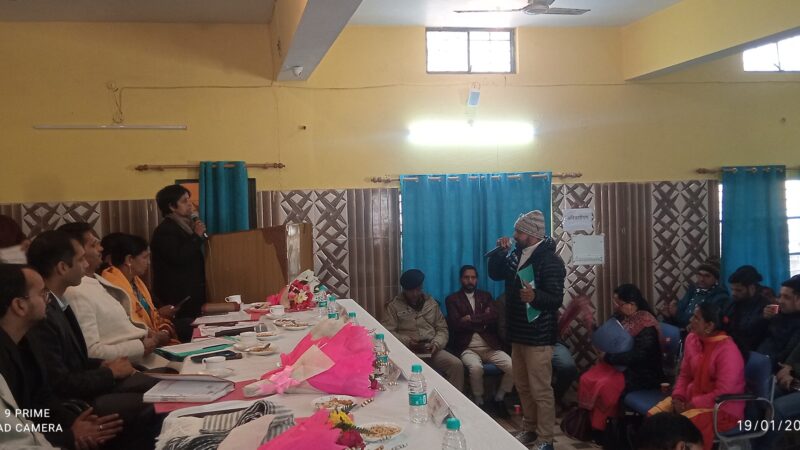 डुंडा क्षेत्र पंचायत प्रतिनिधियों ने अधिकारियों से किए सवाल जवाब, छाए रहे विकास के मुद्दे