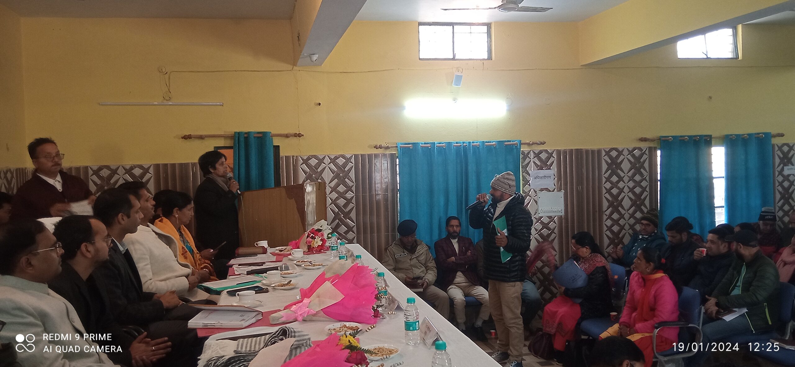 डुंडा क्षेत्र पंचायत प्रतिनिधियों ने अधिकारियों से किए सवाल जवाब, छाए रहे विकास के मुद्दे