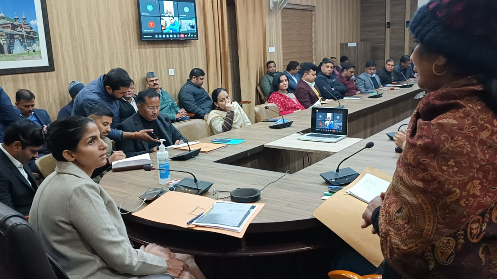 डीएम सोनिका ने सुनी जन समस्याएं, 120 शिकायतें दर्ज, अधिकारियों को दिए आवश्यक दिशा निर्देश