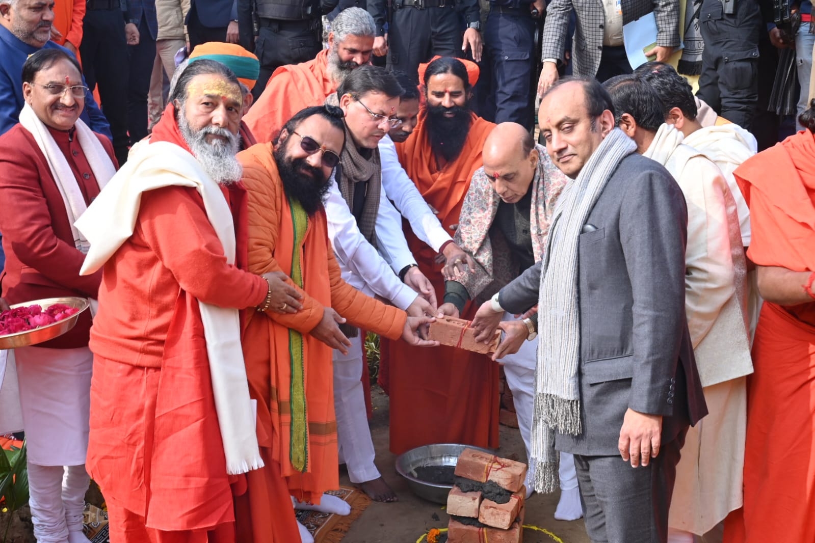 भारत की नैतिक और सांस्कृतिक विरासत को संरक्षित रखने के लिए देश में और अधिक गुरुकुल हों स्थापित