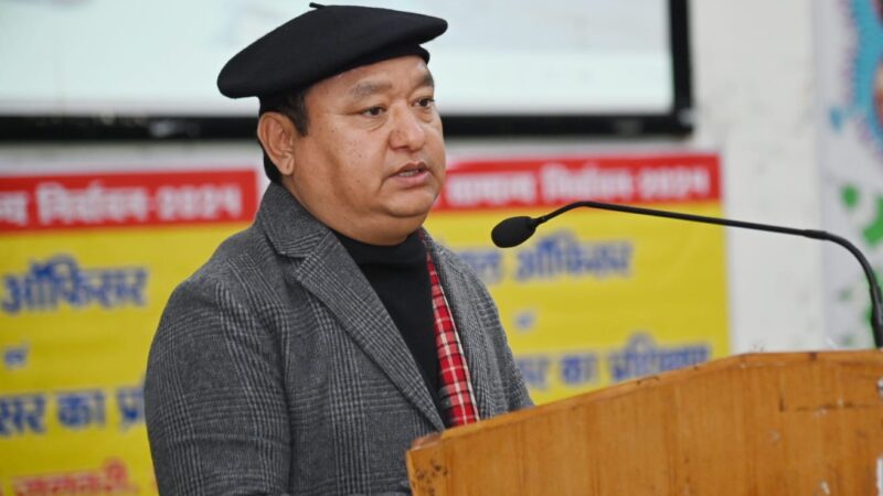 लोकतंत्र में चुनाव कराना सबसे पवित्र कार्य – डीएम धीराज सिंह गर्ब्याल