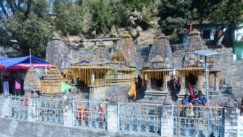 पंच बद्रियों में से एक आदि बद्री में राम मंदिर को लेकर की गई स्तुति, एसजीआरआर के बच्चों द्वारा पांडव नृत्य का किया गया सुन्दर मंचन