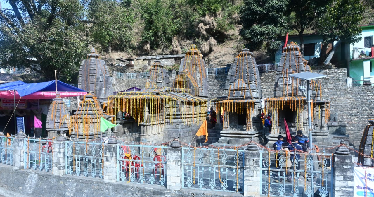 पंच बद्रियों में से एक आदि बद्री में राम मंदिर को लेकर की गई स्तुति, एसजीआरआर के बच्चों द्वारा पांडव नृत्य का किया गया सुन्दर मंचन