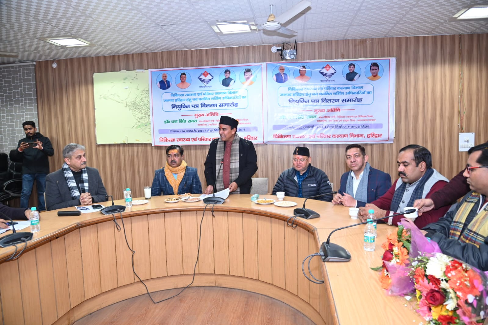 हरिद्वार : ​स्वास्थ्य मंत्री डॉ. धन सिंह रावत ने जिले में नवनियुक्त नर्सिंग अधिकारियों को दिये नियुक्ति पत्र