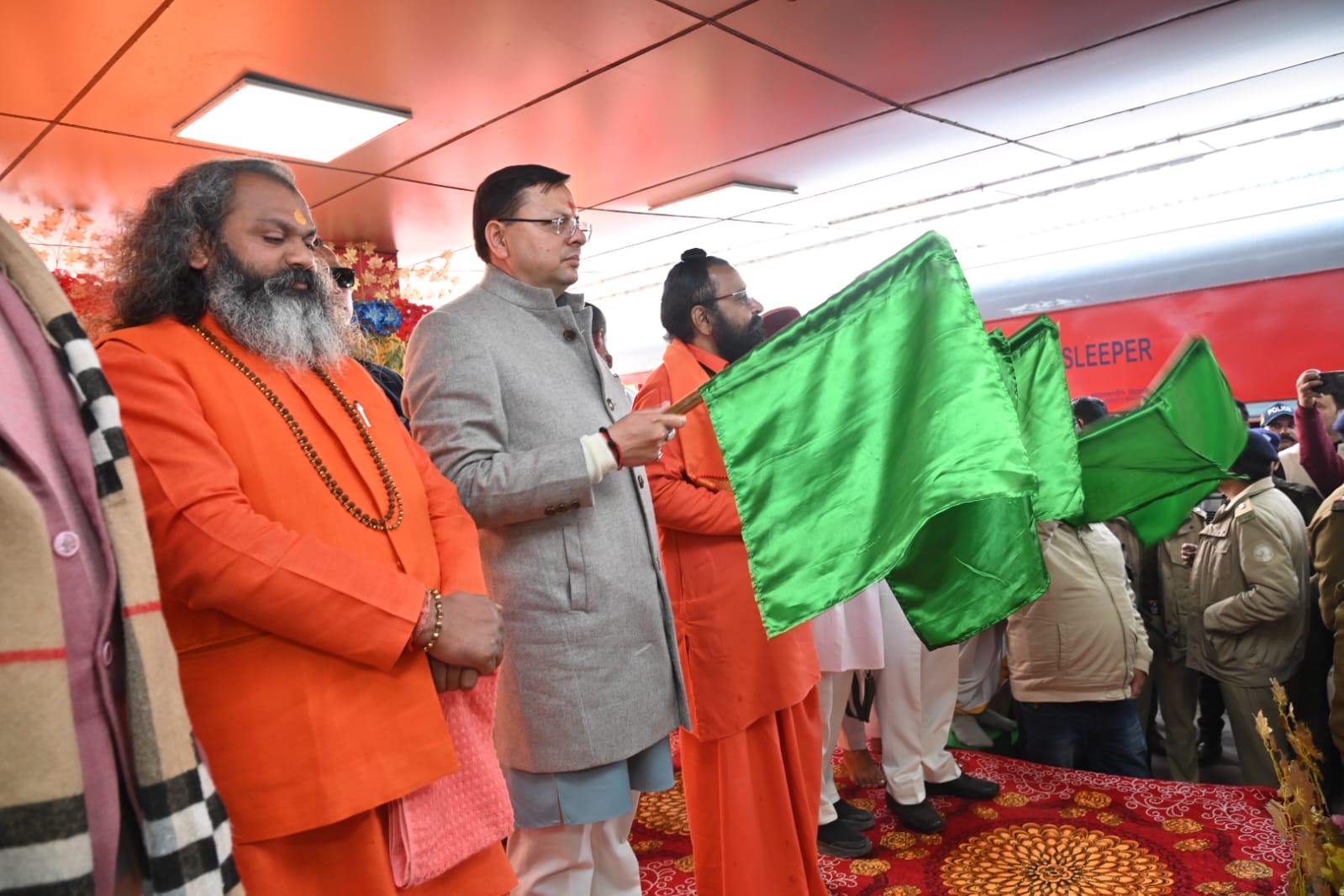 मुख्यमंत्री पुष्कर सिंह धामी ने हरिद्वार से अयोध्या आस्था स्पेशल ट्रेन का किया फ्लैग ऑफ; ट्रेन के संचालन से हरिद्वार, ऋषिकेश, देहरादून सहित गढ़वाल व कुमाउं क्षेत्र के रामभक्तों को होगी सहूलियत