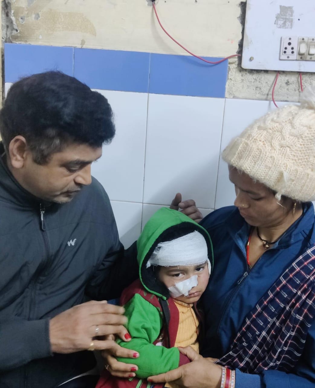 रुद्रप्रयाग : आंगन में खेल रहे बालक पर गुलदार ने किया हमला        