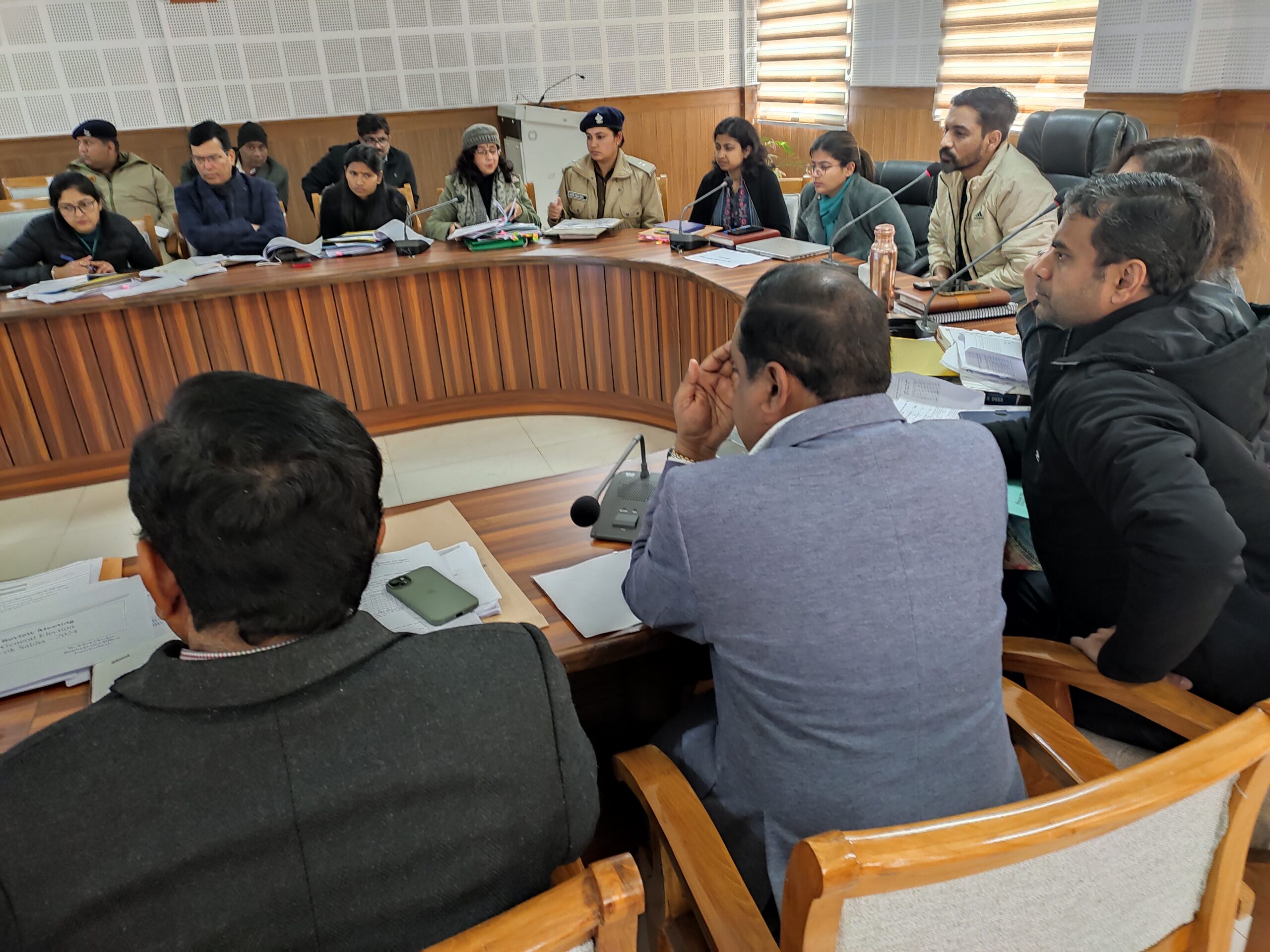 पीएम जनमन योजना का संबंधित लाभार्थियों को लाभ प्रदान करना करें सुनिश्चित – डीएम डॉ. आशीष चौहान