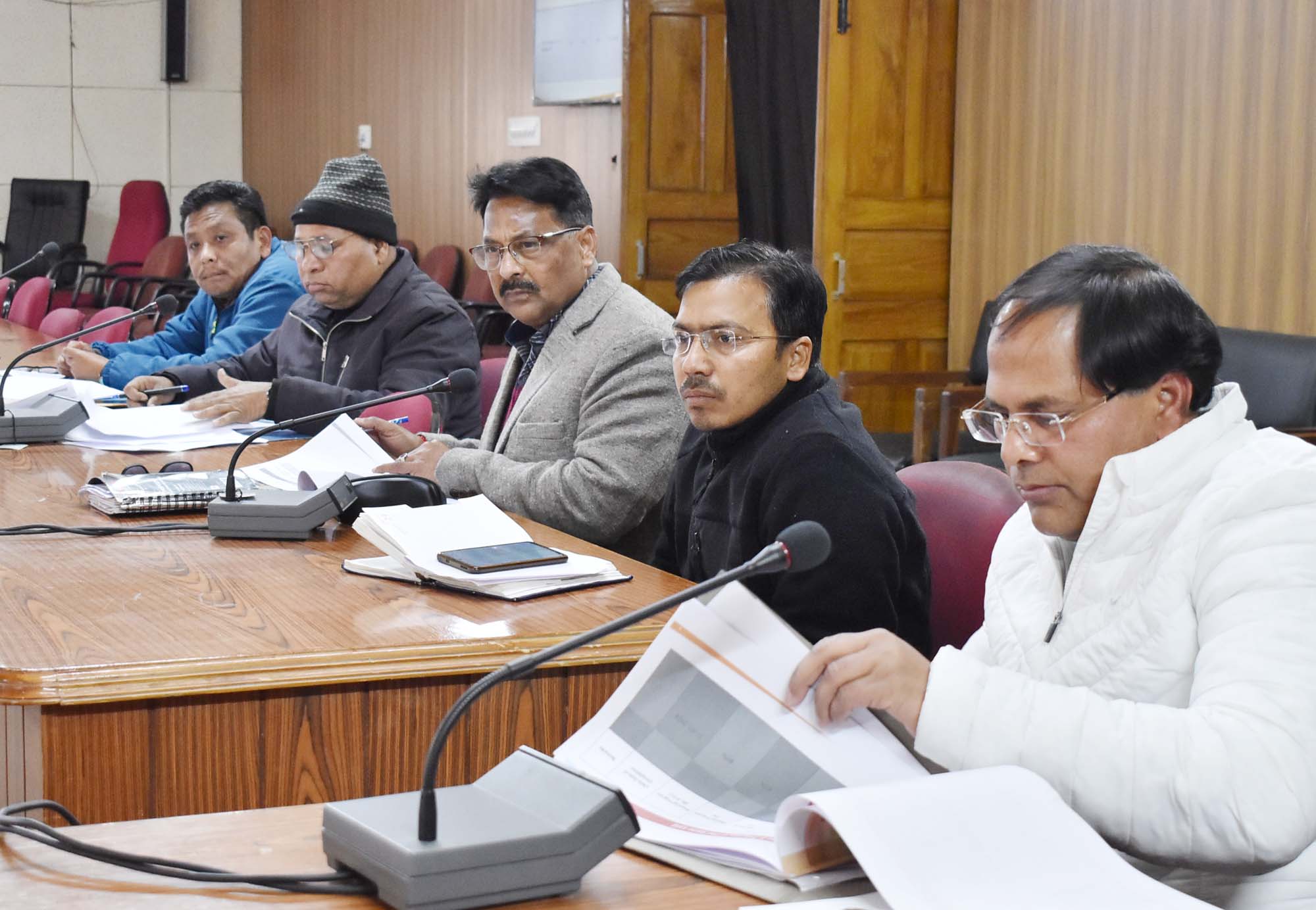 डीएम हिमांशु खुराना ने जल जीवन मिशन के अंतर्गत संचालित कार्यो की ली समीक्षा बैठक, लंबित परियोजनाओं को प्रत्येक दशा में मार्च 2024 तक पूर्ण करने के दिए निर्देश