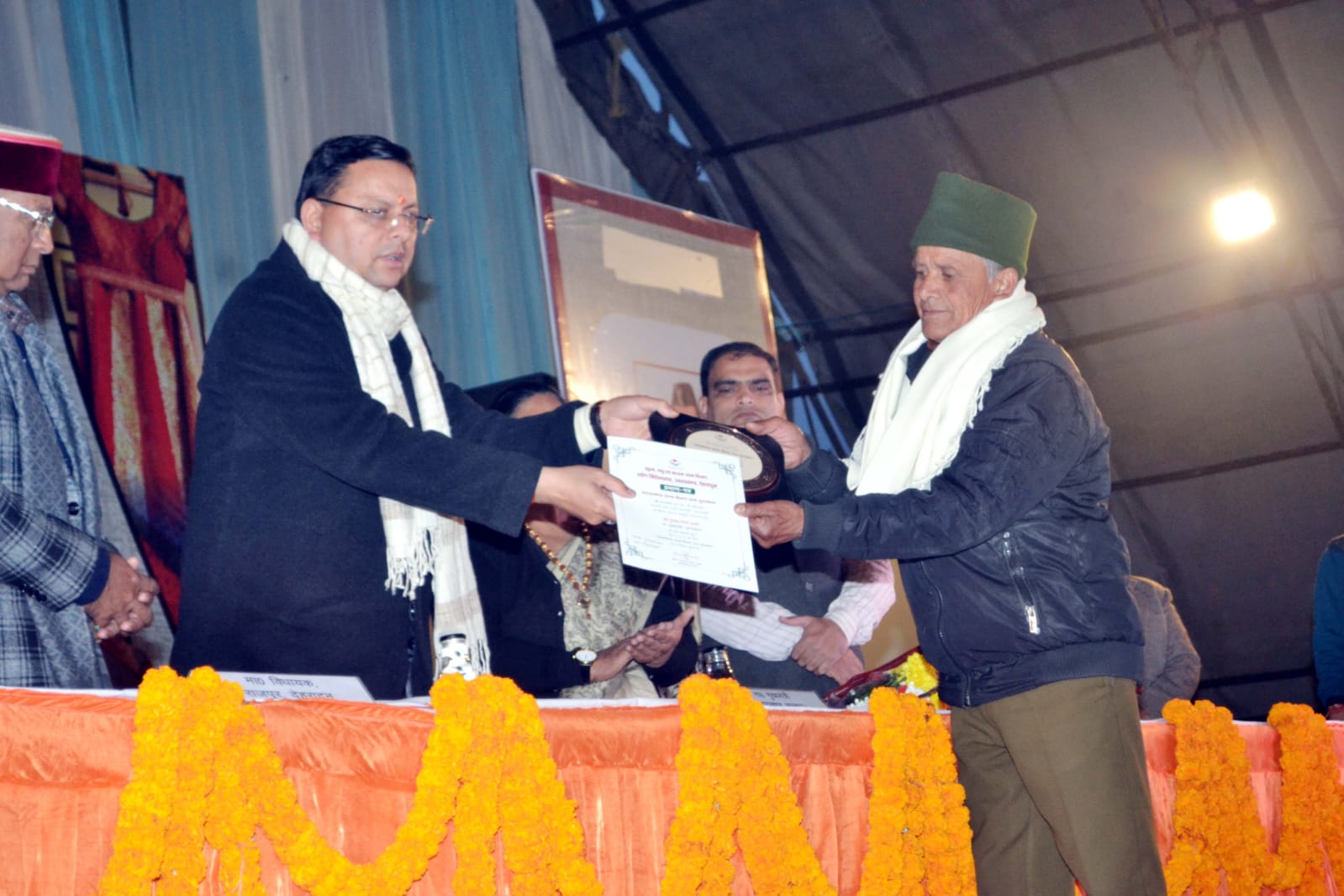 उत्तराखंड : ब्रह्मखाल के काष्ठ कला के 02 शिल्पियों को मिला उत्तराखंड राज्य शिल्प रत्न पुरस्कार