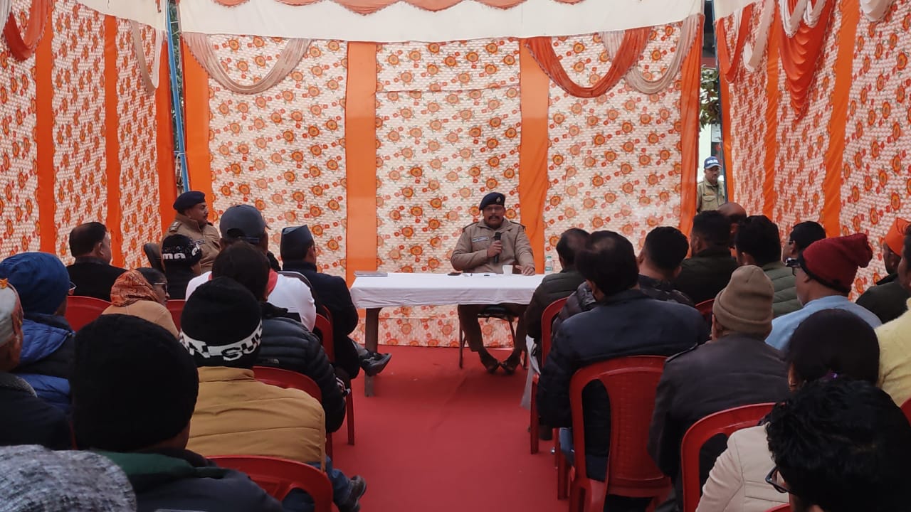 एसपी अजय गणपति ने सुप्रसिद्ध पूर्णागिरी मेला क्षेत्र का निरिक्षण कर सुरक्षा व्यवस्था का लिया जायजा, गणमान्य व्यक्तियों के साथ गोष्ठी कर जानी क्षेत्र की समस्याएं