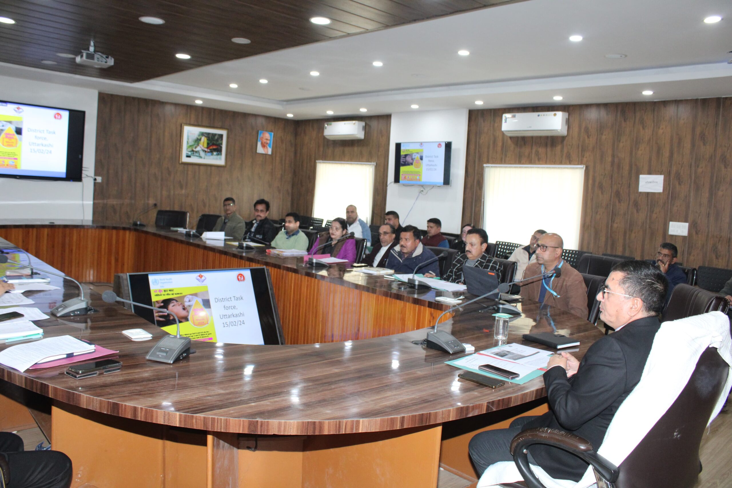 डीएम डॉ. मेहरबान सिंह बिष्ट ने ली पोलियो प्रतिरक्षण अभियान के आयोजन को लेकर जिला टास्क फोर्स की बैठक, दिए यह निर्देश