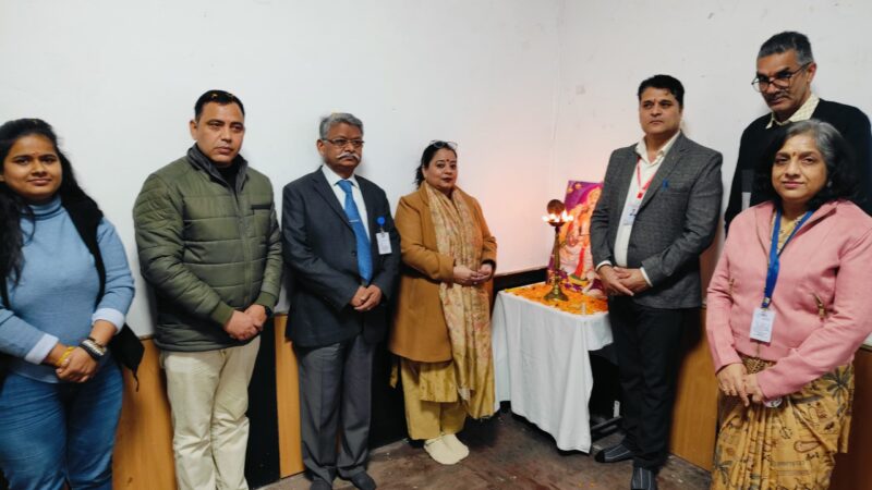 श्री गुरु राम राय विश्वविद्यालय में खट्टी मीठी यादों को याद कर रोमांचित हुए एलुमनाई, कुलाधिपति श्रीमहंत देवेंद्र दास जी महाराज ने पूर्व छात्र-छात्राओं को शुभकामनाएं प्रेषित कर की उनके उज्जवल भविष्य की कामना