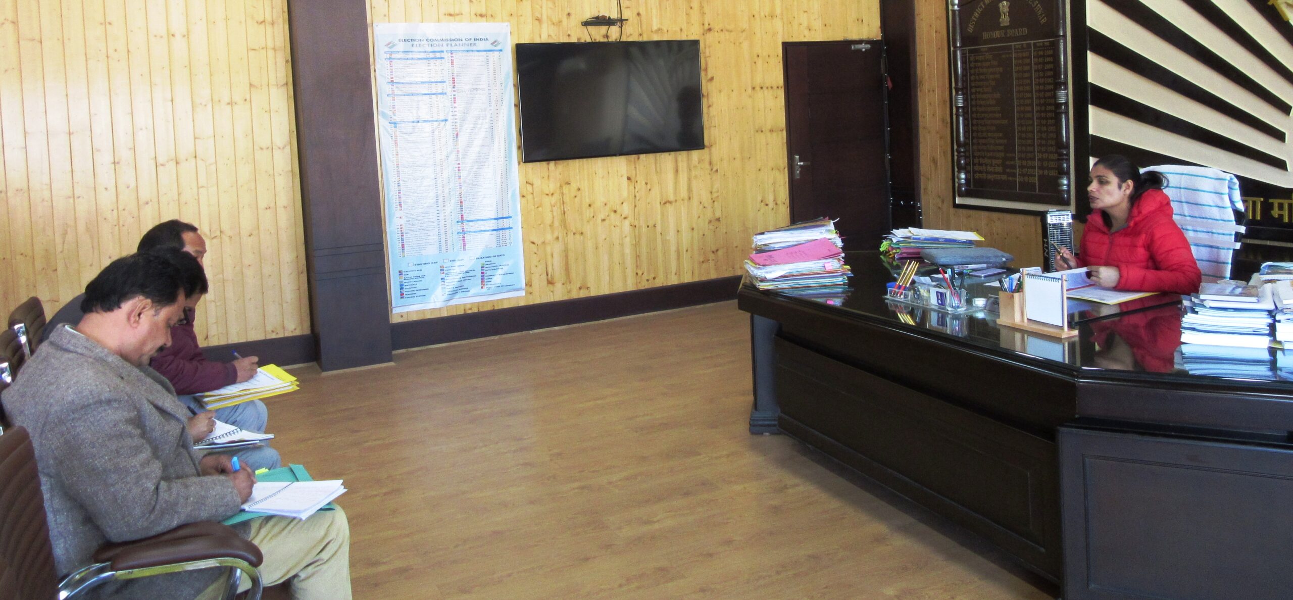 डीएम अनुराधा पाल की स्वरोजगार की दिशा में अभिनव पहल, जिले में पहला आँचल कैफे खुलने की कवायद तेज, जोरों पर तैयारियां