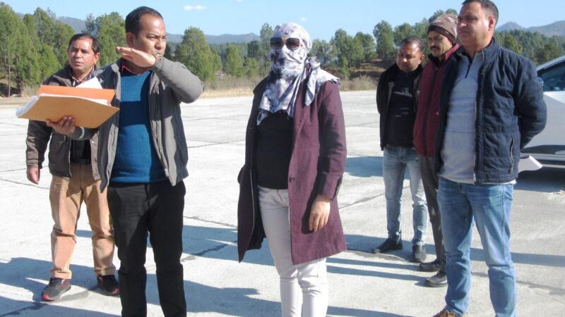 डीएम अनुराधा पाल गरूड़ मेलाडुंगरी के हेलीपेड का निरीक्षण कर दिए आवश्यक दिशा निर्देश, पर्यटन अधिकारी को लगाई फटकार