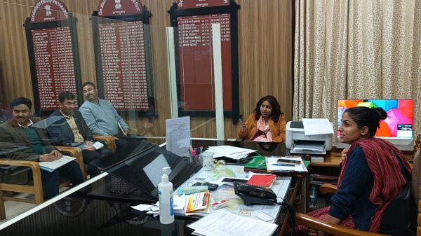 जिला निर्वाचन अधिकारी सोनिका ने लोकसभा चुनाव की तैयारियों एवं व्यवस्थाओं के सम्बन्ध में ली बैठक, अधिकारियों को दिए आवश्यक दिशा-निर्देश