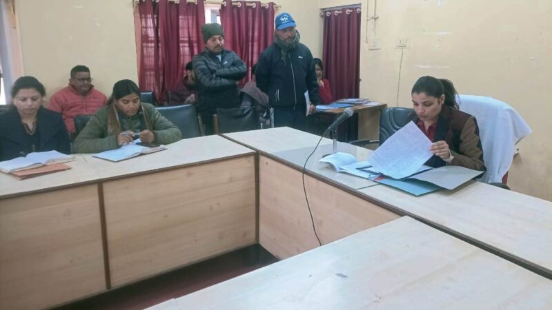डीएम अनुराधा पाल ने जनता दरबार में सुनी जन समस्याएं, 08 शिकायतें हुई दर्ज, अधिकारियों को दिए आवश्यक दिशा निर्देश