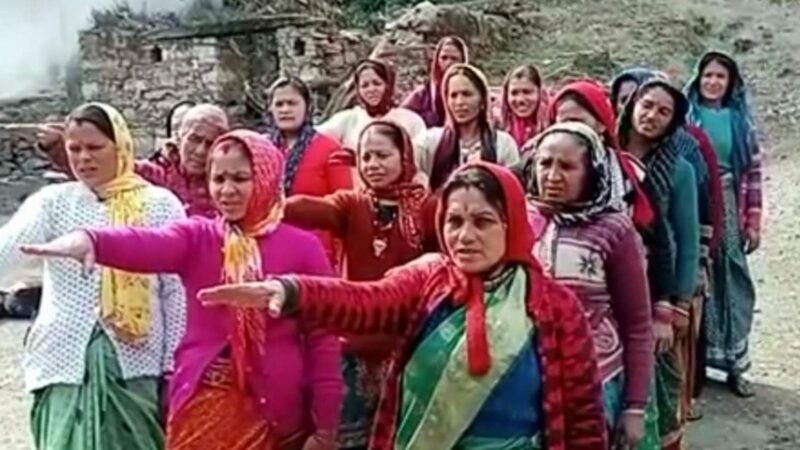 चमोली : राजकीय स्नातकोत्तर महाविद्यालय गोपेश्वर में लगाई युवा चौपाल, युवाओं को पढ़ाया लोकतंत्र का पाठ