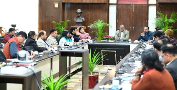 मुख्य निर्वाचन अधिकारी डॉ. बीवीआरसी पुरुषोत्तम ने की स्टेट नोडल अधिकारियों के साथ बैठक, सकुशल निष्पक्ष निर्वाचन संपन्न कराने को लेकर विभागों को विस्तृत कार्ययोजना तैयार करने के निर्देश, जिला और स्टेट कंट्रोल रूम को तत्काल एक्टिव करते हुए शुरू किया जाए ड्राई रन