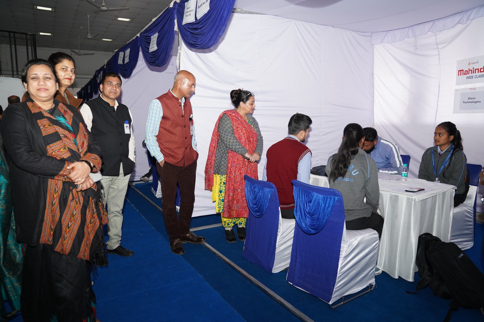 श्री गुरु राम राय विश्वविद्यालय के रोजगार मेले में छात्र-छात्राओं को मिले लाखों के जाॅब ऑफर, सैकड़ों छात्र-छात्राओं का कैंपस प्लेसमेंट, 25 नामचीन कंपनियां कैंपस प्लेसमेंट के लिए रोजगार मेले में पहुंची