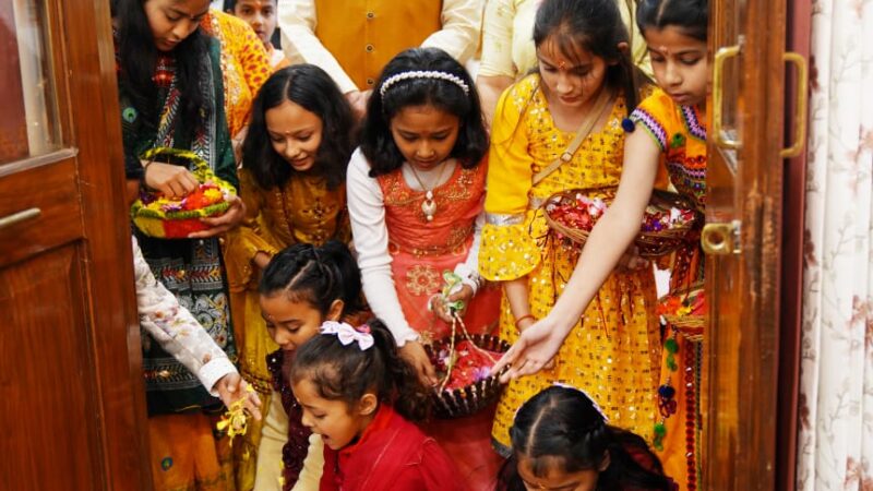 मुख्यमंत्री आवास में धूमधाम से मनाया गया लोकपर्व फूल देई, सीएम पुष्कर सिंह धामी ने प्रदेशवासियों को  फूलदेई के त्योहार की दी हार्दिक बधाई व शुभकामनायें