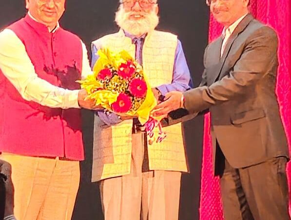 विश्व रंगमंच दिवस पर वरिष्ठ रंगकर्मी एसपी ममगाई सम्मानित