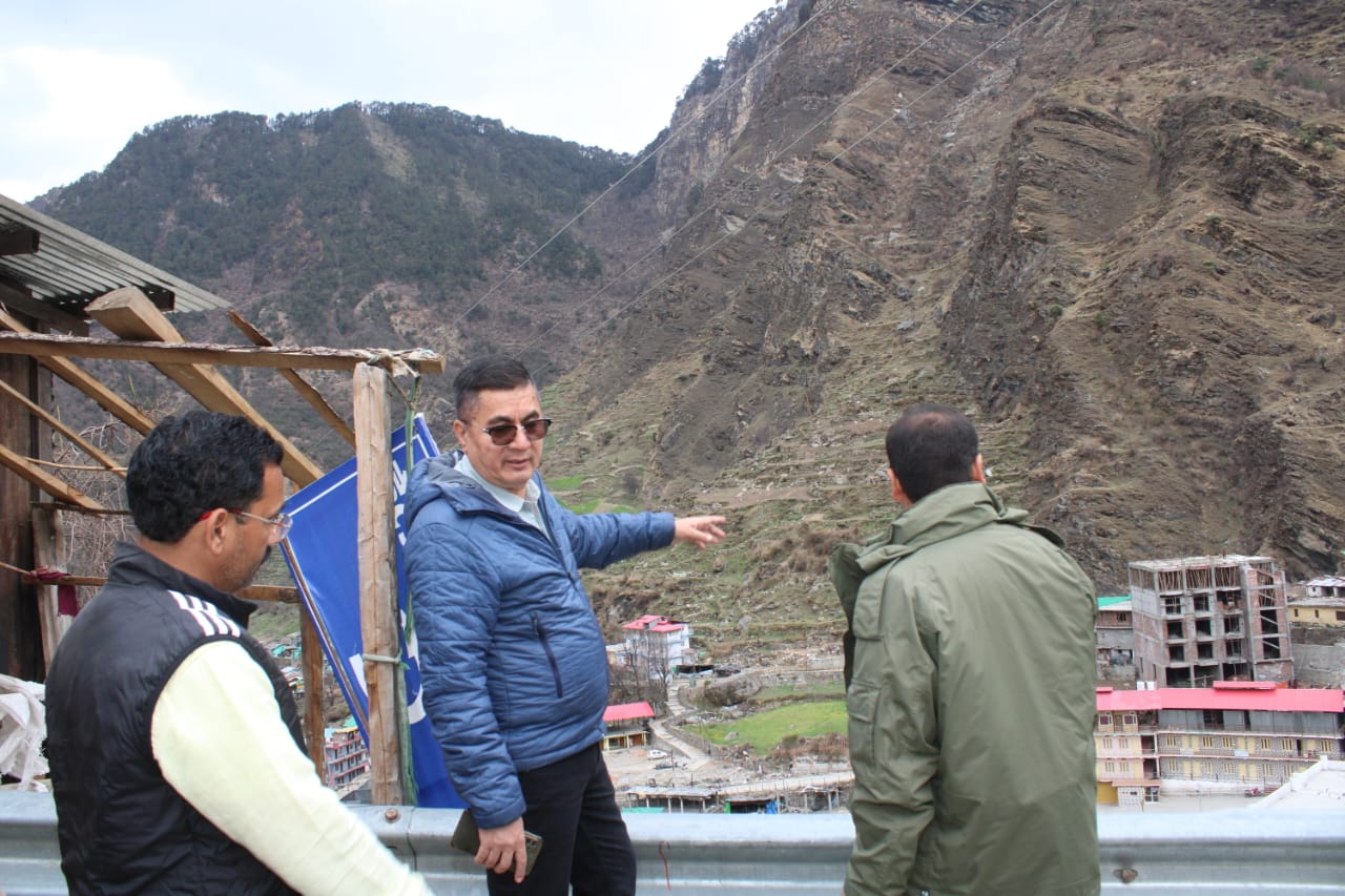 यमुनोत्री धाम आने वालें यात्रियों की सुरक्षा और सुविधाओं को दी जाए सर्वोच्च प्राथमिकता – डीएम डॉ. मेहरबान सिंह बिष्ट