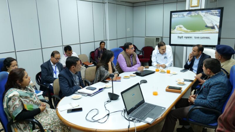 टिहरी : सामान्य प्रेक्षकों एवं जिला निर्वाचन अधिकारी की मौजूदगी में मतदान कार्मिकों की तैनाती के लिए विधानसभा वार किया गया द्वितीय रेण्डमाईजेशन