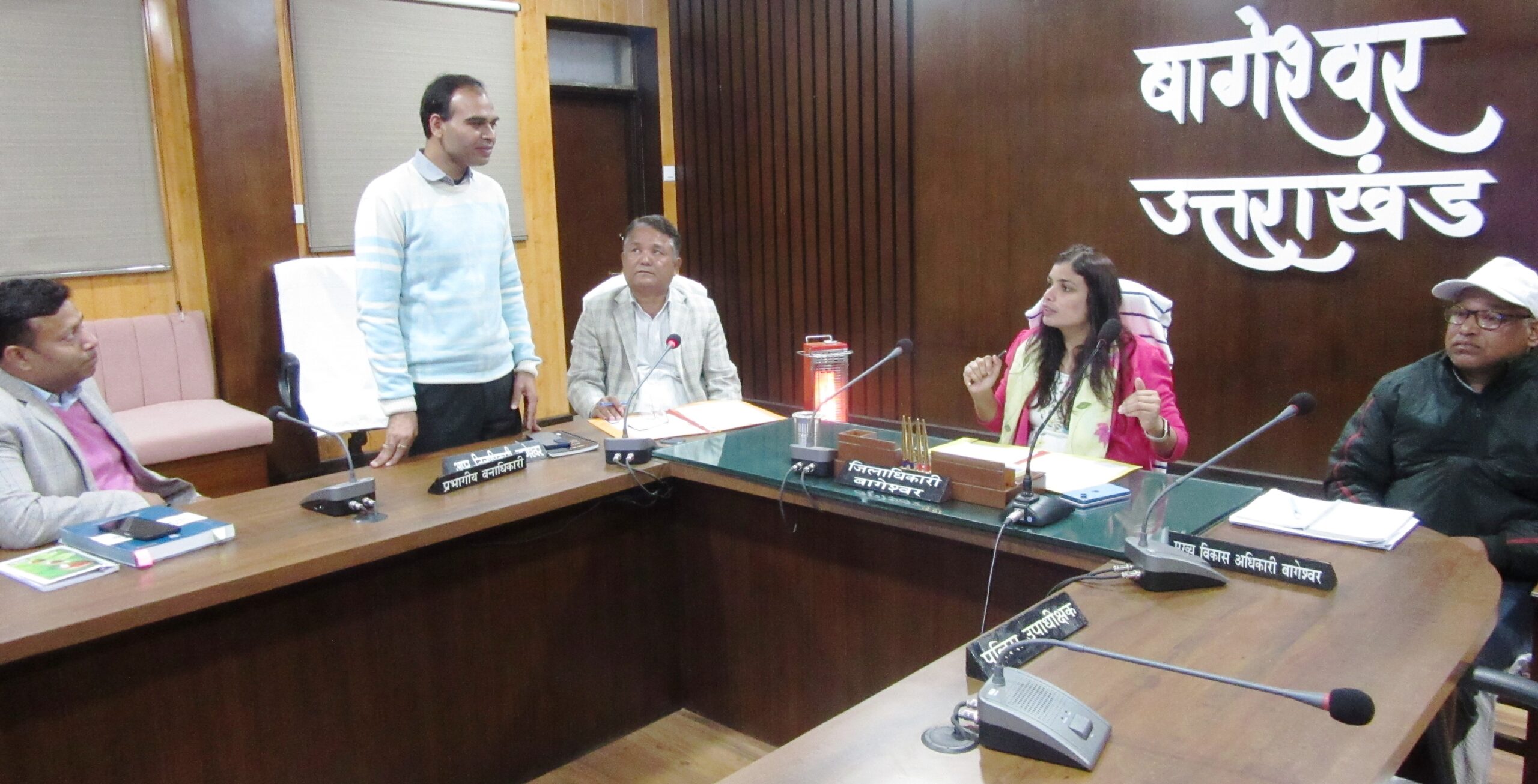 कपकोट के विकास के लिए ठोस कार्य योजना की जाए तैयार – डीएम अनुराधा पाल