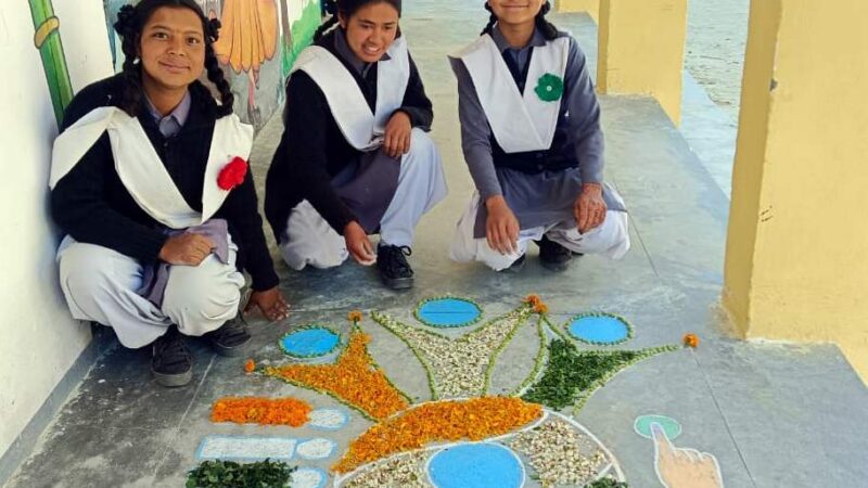 चमोली में कम मतदान वाले क्षेत्रों में स्वीप टीम ने चलाया जागरूकता अभियान