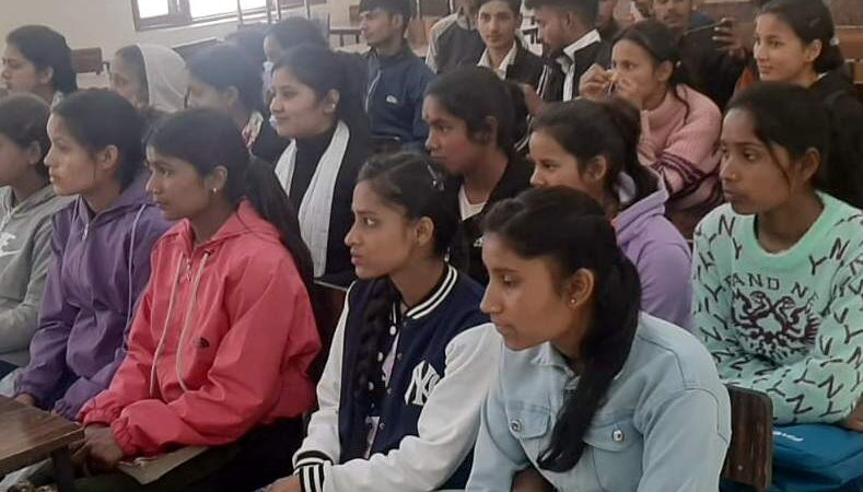 उच्च शिक्षण संस्थानों में विशेष मतदाता शिविर किए गए आयोजित, नए मतदाताओं का ऑनलाइन किया गया पंजीकरण