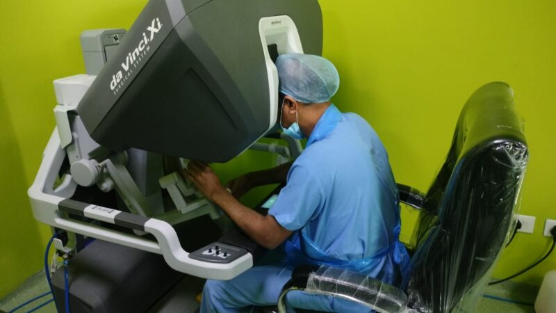 एम्स ऋषिकेश के चिकित्सकों ने रोबोटिक सर्जरी से किया मलाशय कैंसर का निदान