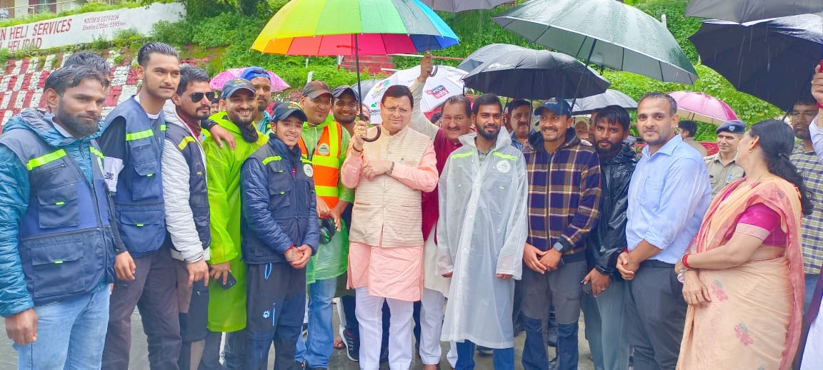 मुख्यमंत्री ने किया अतिवृष्टि से प्रभावित क्षेत्रों का निरीक्षण।