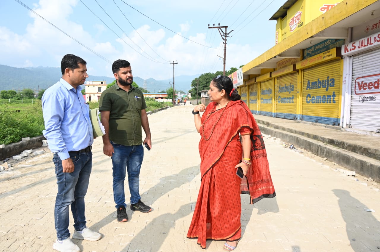 विधानसभा अध्यक्ष ऋतु खण्डूडी भूषण ने कोटद्वार विधानसभा के अंतर्गत हल्दुखाता –मंदेवपुर में पिछले वर्ष हुए भूमि पूजन के बाद से कई जगह कार्य शुरू ना होने की सूचना का  लिया संज्ञान ।