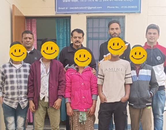 मुख्यमंत्री पुष्कर सिंह धामी के बालश्रम एवं भिक्षावृत्तिमुक्त उत्तराखण्ड के सकंल्प को चरितार्थ करते डीएम देहरादून सविन बंसल