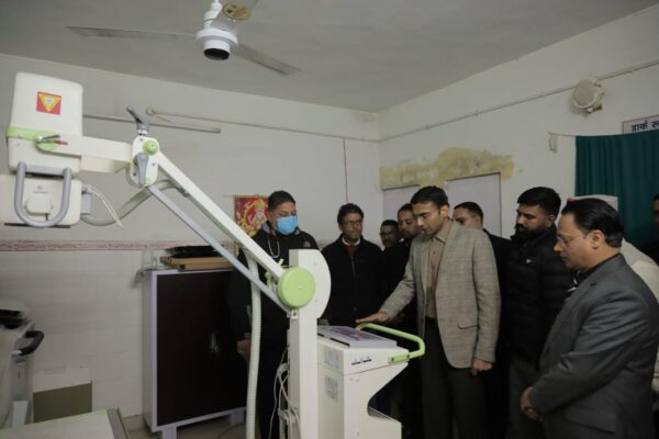 सीएम दौरे के पश्चात दुरस्त क्षेत्रों में जनमानस के लिए सगुम सुविधाएं स्थापित करने डीएम संविन बसंल ने आज भी त्यूनी में लगाया डेरा, प्राथमिक स्वास्थ्य केन्द्र त्यूणी का औचक निरीक्षण कर व्यवस्थाओं का लिया जायजा, मौके पर वर्षों से लम्बित मांग एवं कई समस्याओं का किया निस्तारण