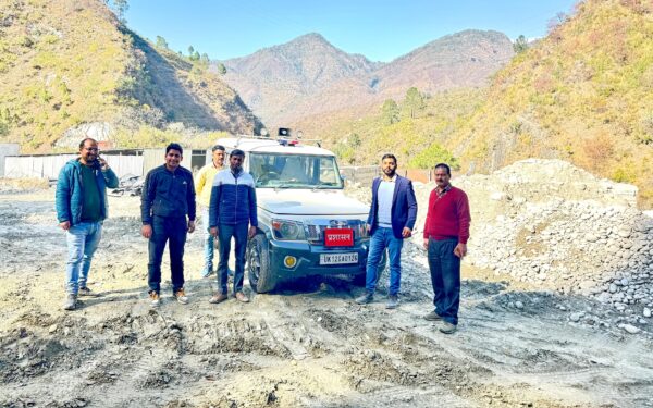 डीएम डॉ. आशीष चौहान के निर्देश पर अवैध खनन, परिवहन एवं भंडारण पर जिला प्रशासन का सख्त रुख, गठित टीमों द्वारा लगातार कार्रवाई जारी