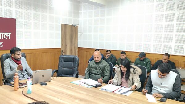 ल्वाली झील में डूबने के खतरों को देखते हुए सिंचाई विभाग शीघ्र लगाएं चेतावनी बोर्ड – डीएम डॉ. आशीष चौहान