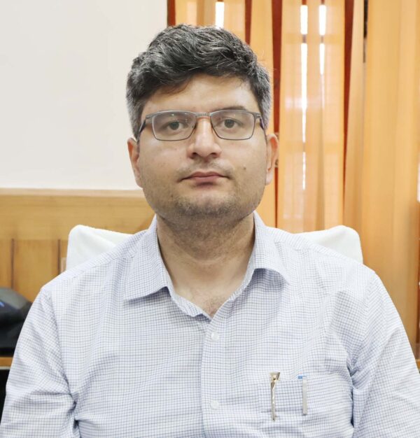 डीएम संदीप तिवारी ने जनपद के सभी अधिकारियों के साथ की वर्चुअल बैठक, रेड एवं ऑरेंज एलर्ट देखते हुए अधिकारियों को अलर्ट रहने के दिए निर्देश