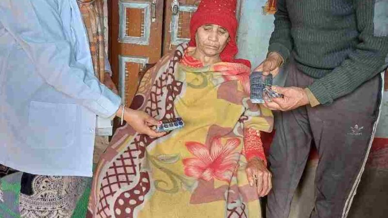 मुख्यमंत्री पुष्कर सिंह धामी ने ली सारकोट की माहेश्वरी के उपचार की जानकारी