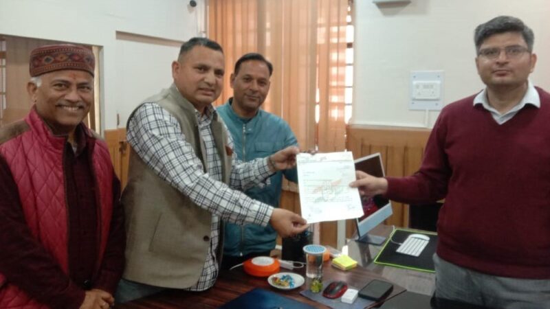 गोपेश्वर-मोटर मोटर मार्ग के सुधारीकरण की जनप्रतिनिधियों ने उठाई मांग