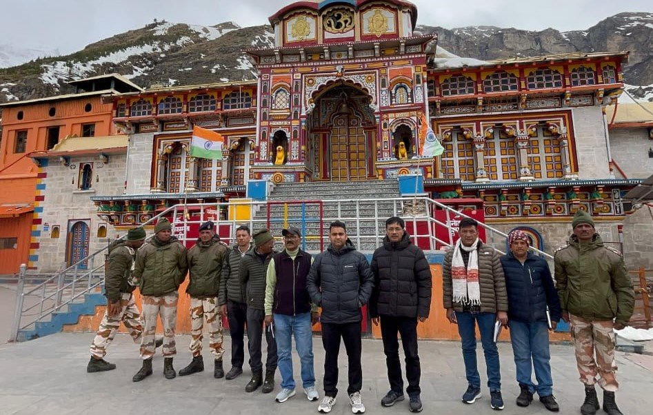 मंदिर समिति ने यात्रा से पूर्व बदरीनाथ धाम पहुंचकर लिया जायजा