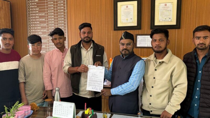 अंक तालिका में अनियमिता के विरोध में एनएसयूआई ने फूंका कुलपति का पुतला