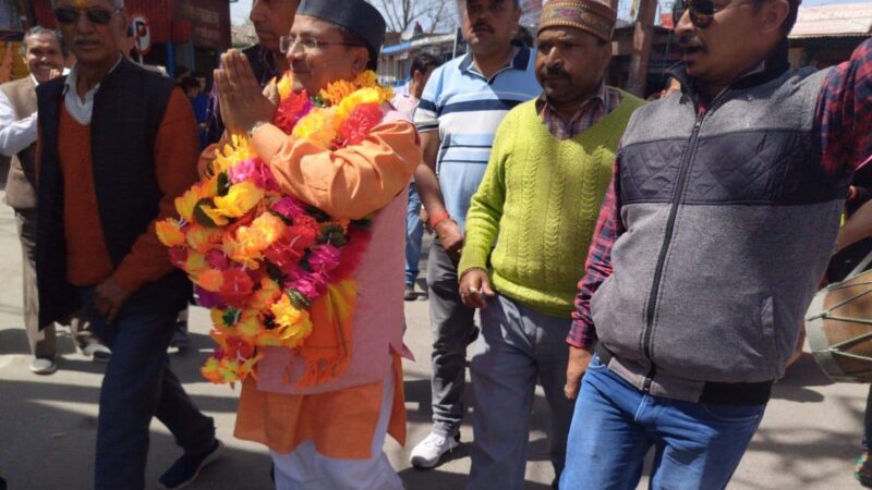 भाजपा जिलाध्यक्ष के अपने गृह नगर पहुंचने पर कार्यकताओं ने किया स्वागत