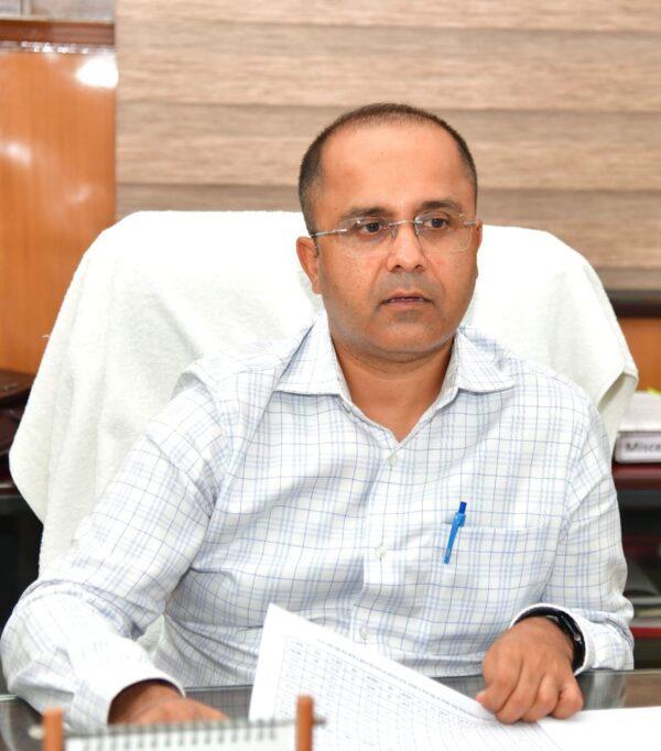 सचिव शैलेश बगौली ने गर्मियों में पेयजल समस्याओं के समाधान के लिए दिए निर्देश