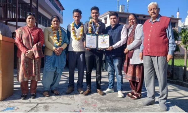 प्रियांशु भट्ट को मिली डॉक्टरेट की उपाधि