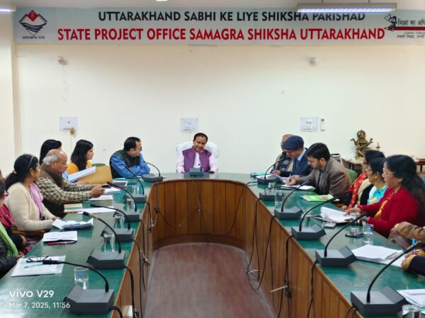 विद्या समीक्षा केन्द्र से जुड़ेंगे सभी आवासीय विद्यालय – डॉ. धन सिंह रावत