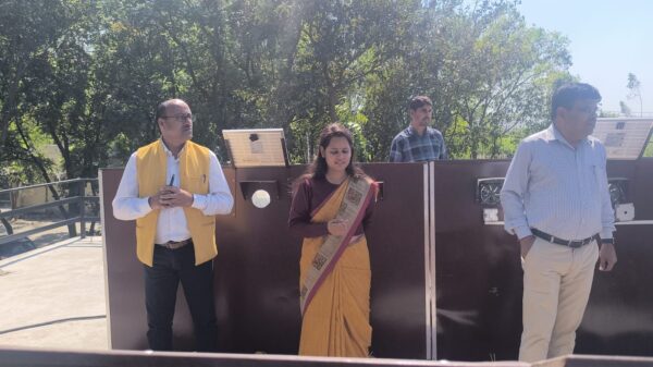 सीडीओ आकांक्षा कोण्डे ने सिंघाड़ा प्रोसेसिंग यूनिट का औचक निरीक्षण कर ली समीक्षा बैठक, दिए निर्देश 