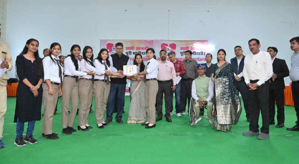 सशक्त महिला, सशक्त राष्ट्र” की थीम पर ऋषिकुल में आयोजित किया गया भव्य मतदाता जागरूकता कार्यक्रम