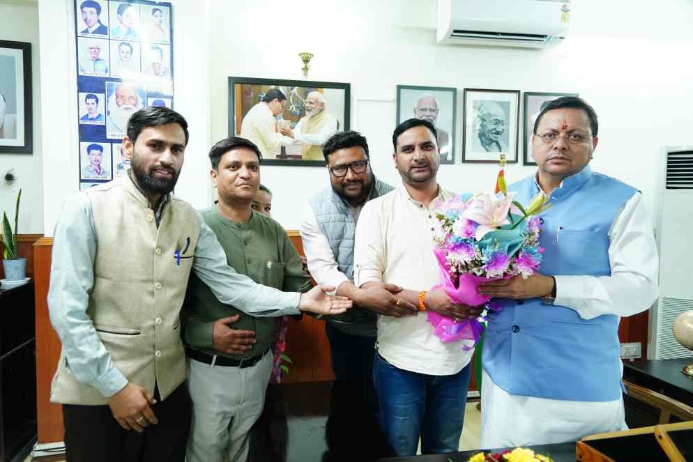 उपनल कर्मचारी संगठन के पदाधिकारियों ने मुख्यमंत्री से की भेंट, जताया आभार