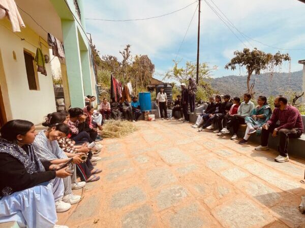 भक्त दर्शन राजकीय स्नातकोत्तर महाविद्यालय के NSS स्वयंसेवियों ने विशेष शिविर के तीसरे दिन में ग्राम सभा ओडल तथा खुन्डोली में सफाई अभियान तथा खराब रास्तों को ठीक करने का किया कार्य